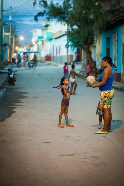 Trip to Cuba and Bahamas - Trinidad | Lens: EF85mm f/1.8 USM (1/40s, f2, ISO1600)
